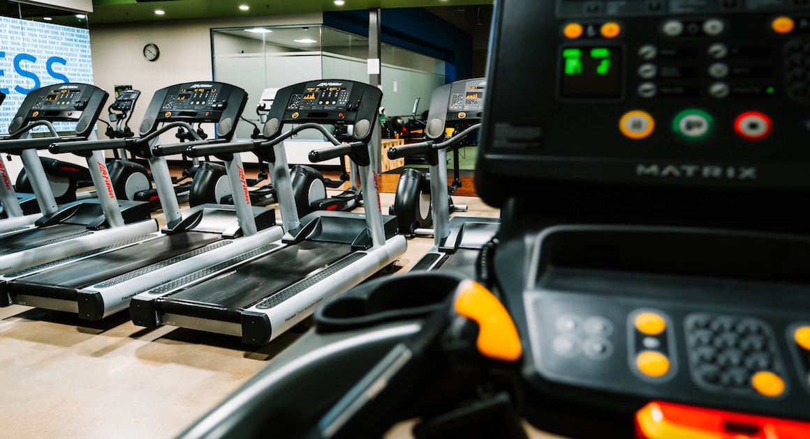 treadmills in a gym